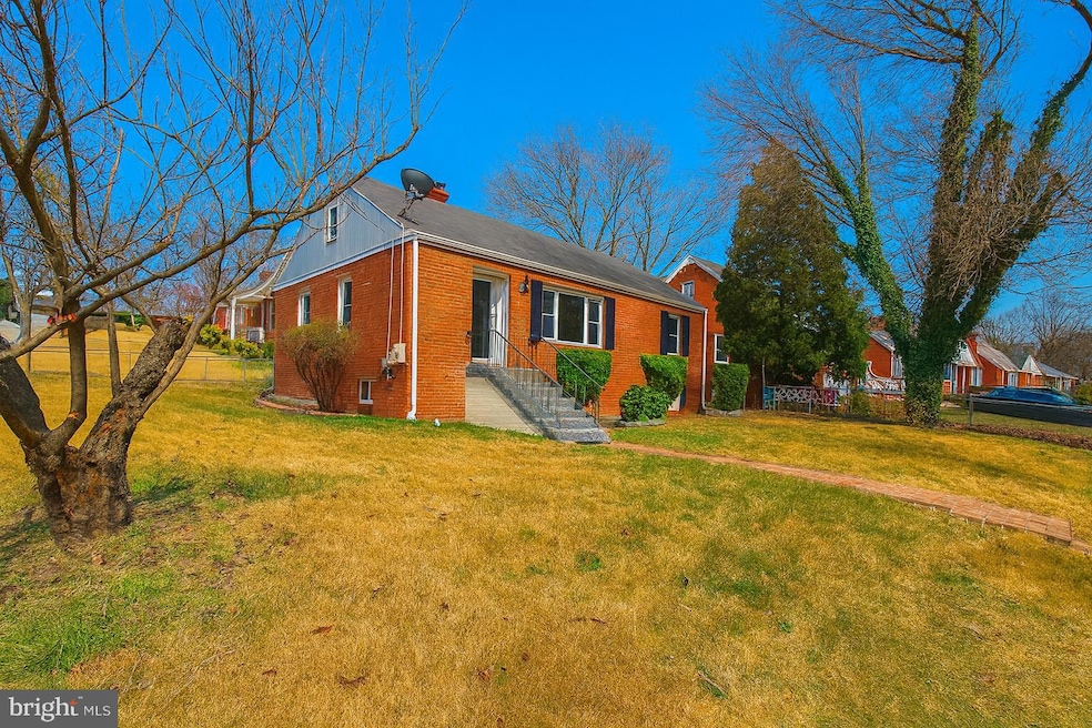 6719 Kipling Pkwy, District Heights, MD 20747 - photo 1