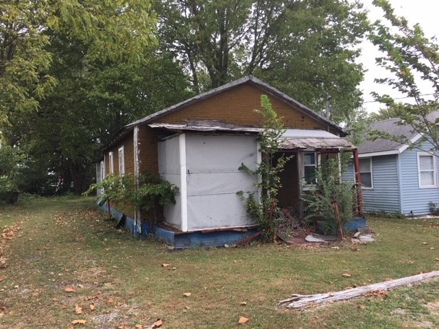 509 S 29th St, Mattoon, IL 61938 - photo 1