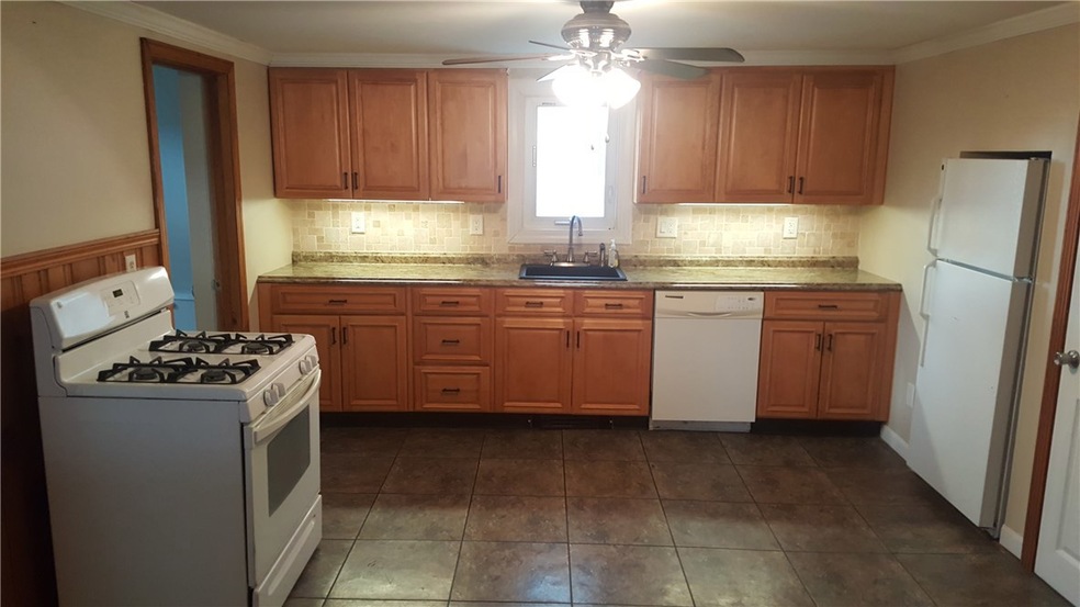 60 Hemond Ave unit 2nd floor, Woonsocket, RI 02895 - photo 1