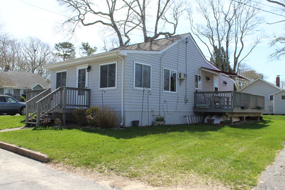 13 Blueberry Rd, Buzzards Bay, MA 02532 - photo 1