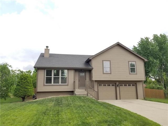 ~~**WELCOME HOME TO 10307 NW 85TH COURT!**~~