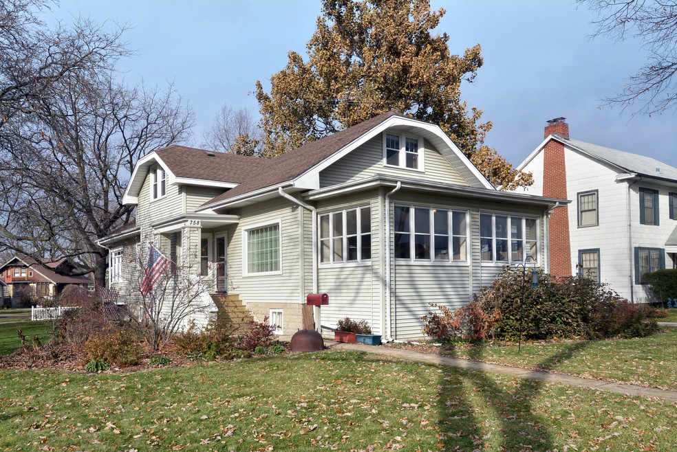 758 Laurel Ave, Des Plaines, IL 60016 - photo 1
