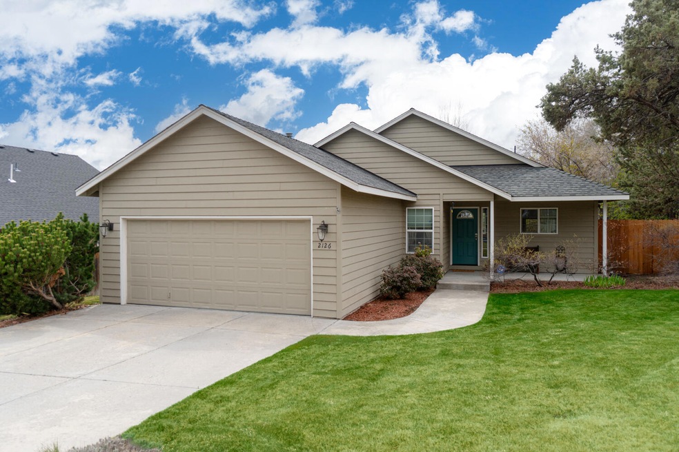 2126 SW Pumice Ave, Redmond, OR 97756 - photo 1