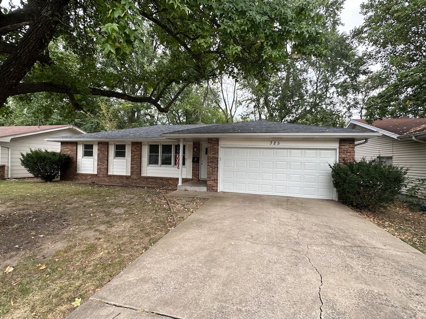 325 E Wayland St, Springfield, MO 65807 - photo 1