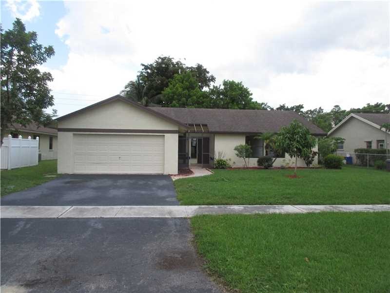 9410 Richmond Cir, Boca Raton, FL 33434 - photo 1