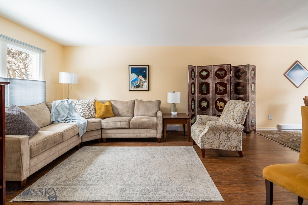 Welcome home to 12 E Garfield St Unit D3