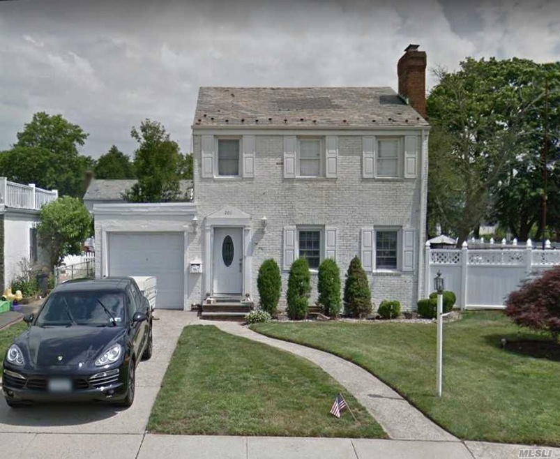 201 Morris Ave, Malverne, NY 11565 - photo 1