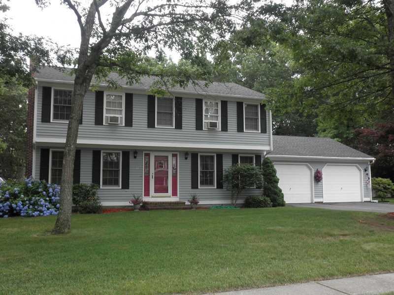 Exterior Front. New Roof & Exterior Painted - 2011