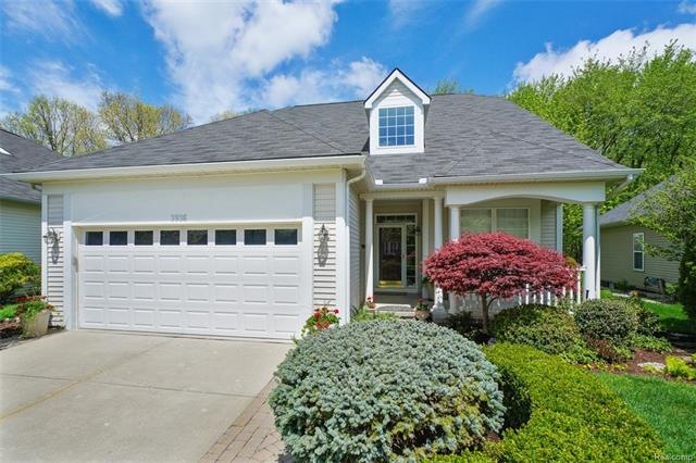 3936 Hillsdale Dr unit Bldg-Unit190, Auburn Hills, MI 48326 - photo 1