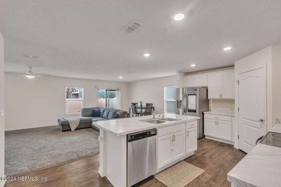 2464 Beachview Dr, Jacksonville, FL 32218 - photo 1