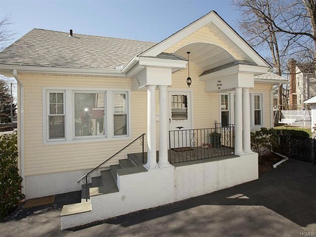 122 Kingsley Dr, Yonkers, NY 10710 - photo 1