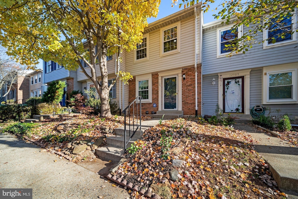 12511 Willow Spring Cir, Germantown, MD 20874 - photo 1