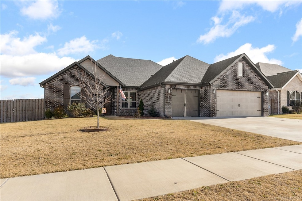 2108 W Abbott Ln, Fayetteville, AR 72751 - photo 1