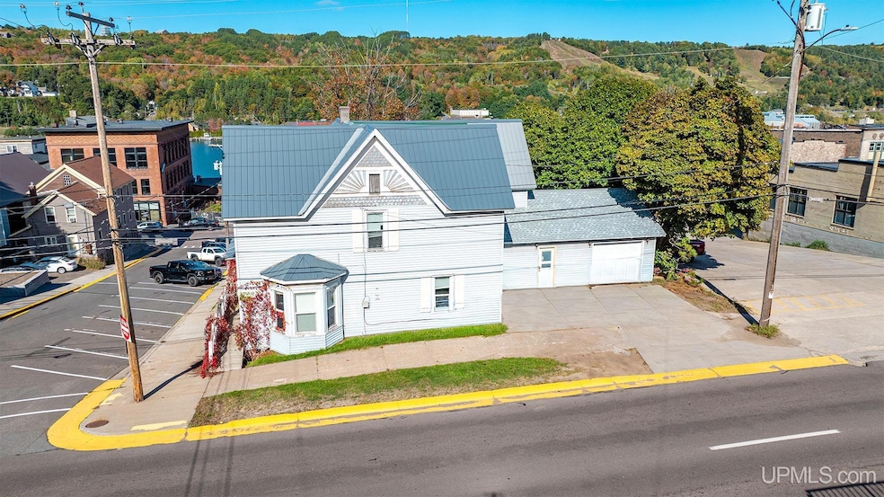 Under Contract $325,000