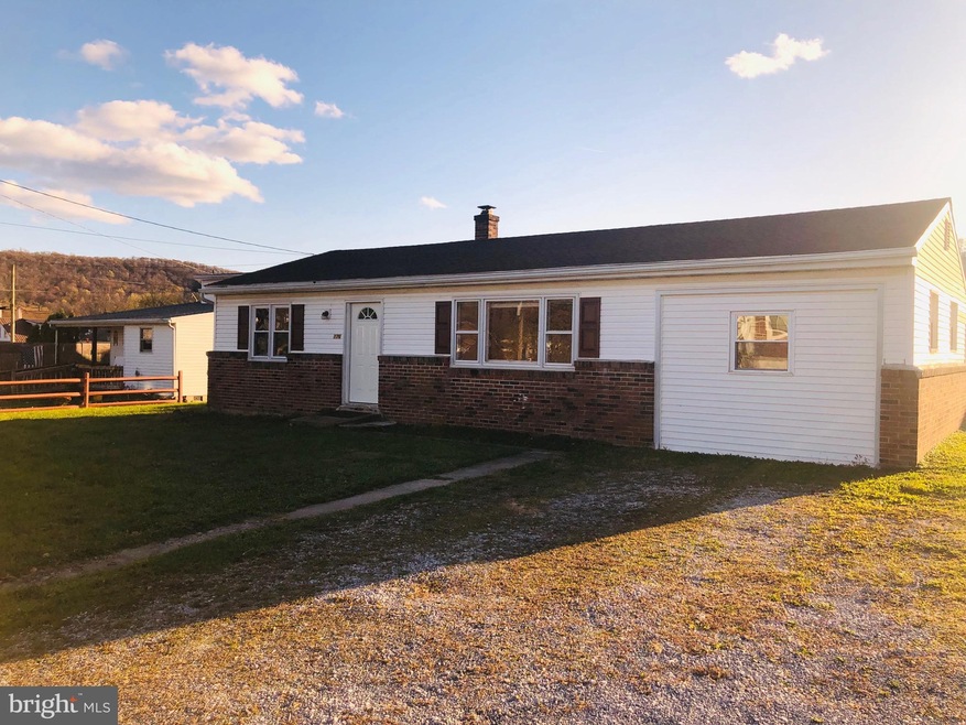 176 Taft Ave, Reading, PA 19606 - photo 1