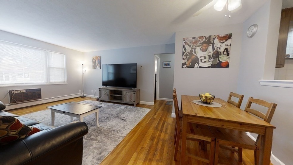 41 Warren St unit 1-1, Waltham, MA 02453 - photo 1