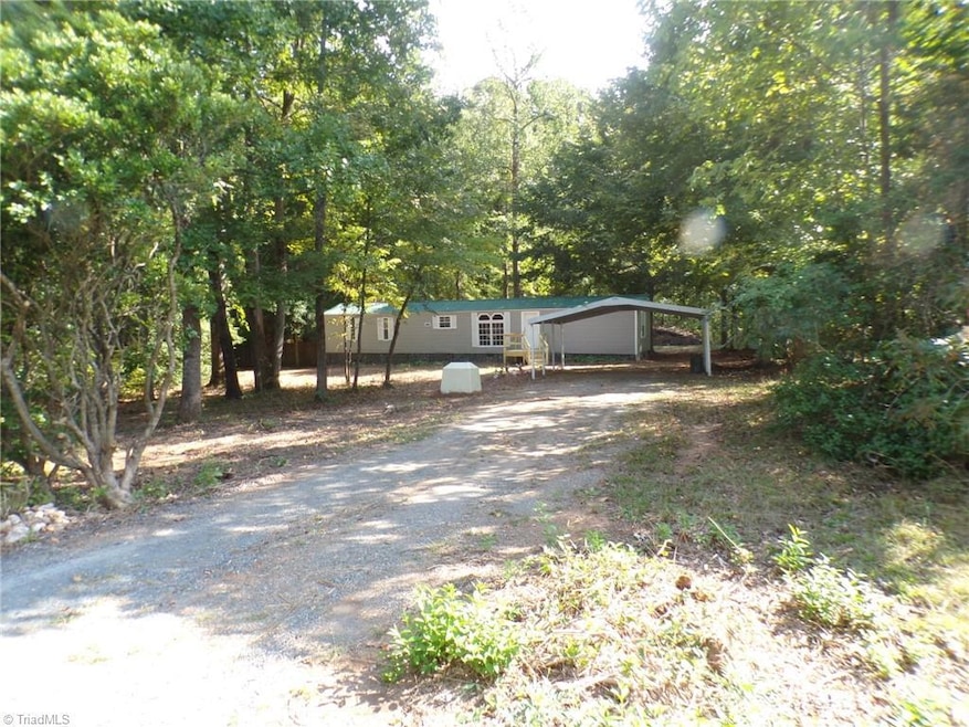 3310 Fieldcrest Ct, Asheboro, NC 27205 - photo 1