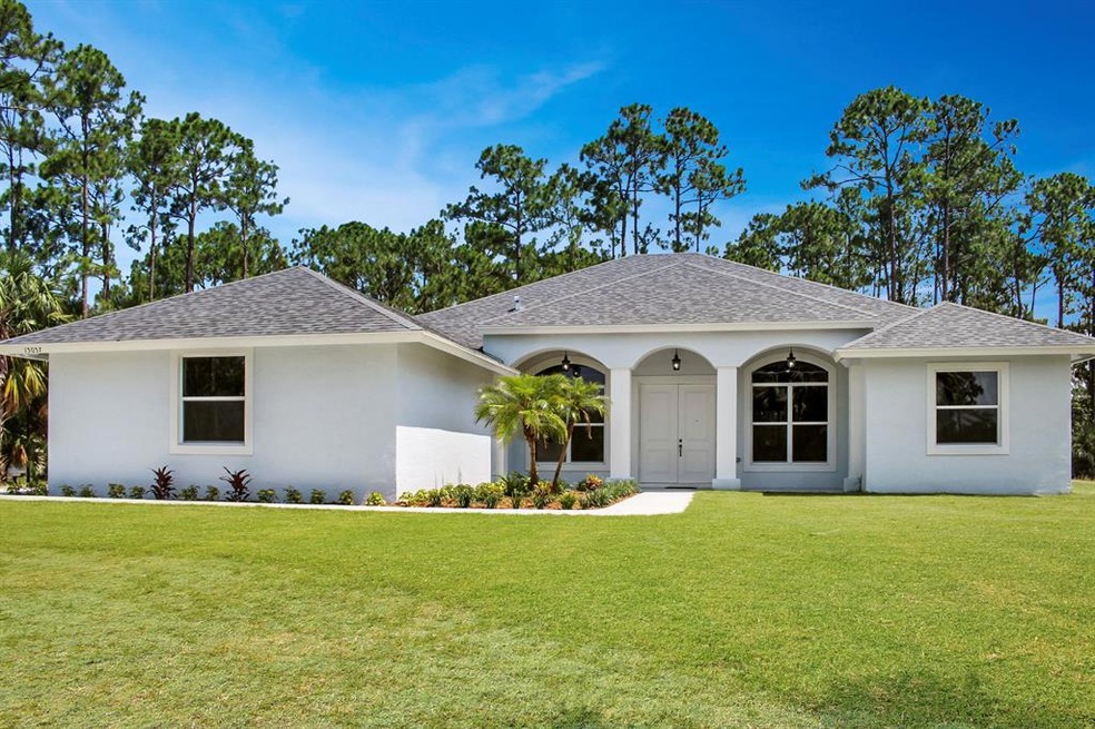 15057 76th Road N -Exterior