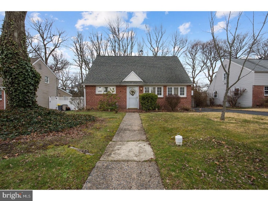 843 Quince Ln, Secane, PA 19018 - photo 1