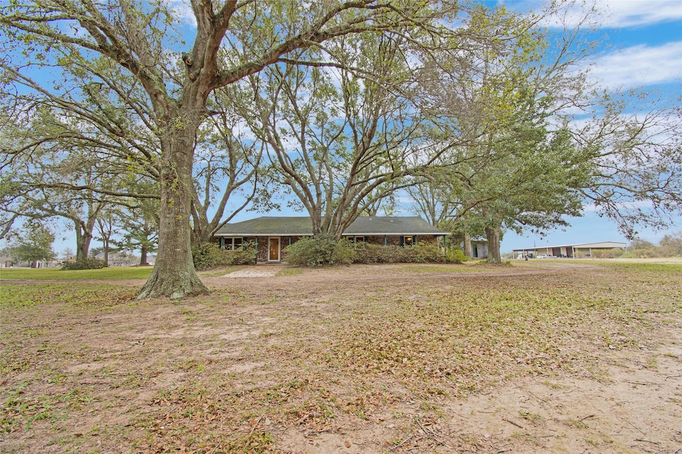 1410 Penny Lake Dr, Wallis, TX 77485 - photo 1