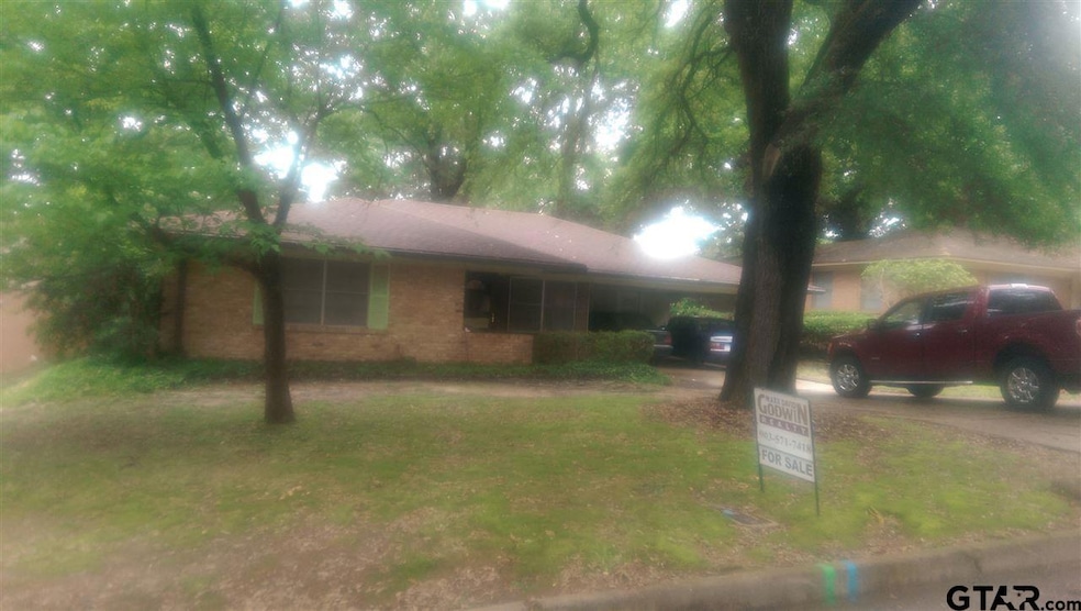 2817 Amy Ln, Tyler, TX 75701 - photo 1