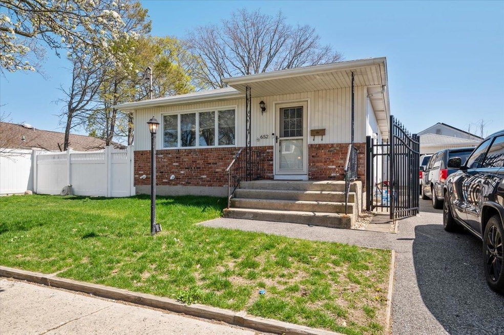 Sold $669,000 • Co-Listing Agent
