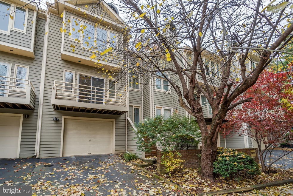 1960 Lakeport Way, Reston, VA 20191 - photo 1