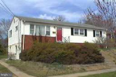 1104 Stratwood Ave, Oxon Hill, MD 20745 - photo 1