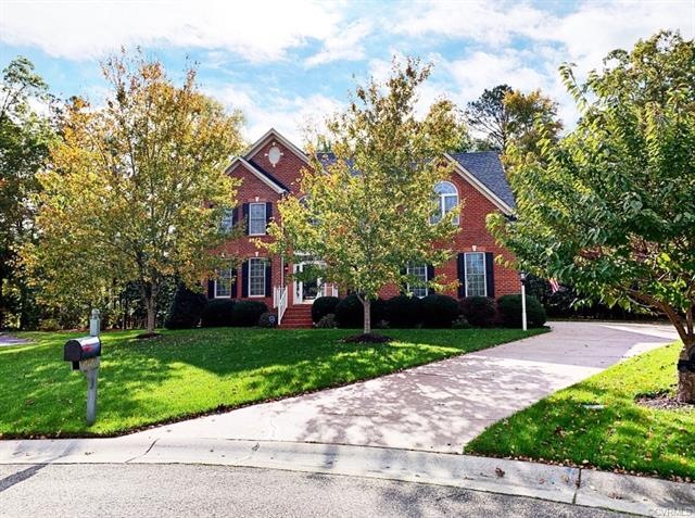 Beautiful Brick-Front Transitional Perfectly situa
