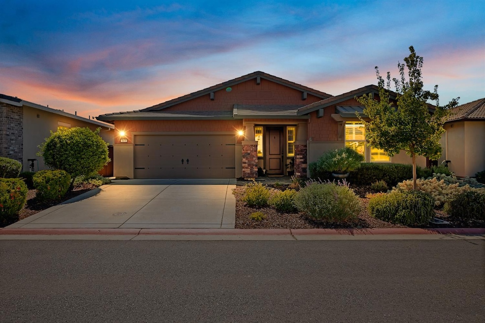 For Sale $850,000 • Co-Listing Agent