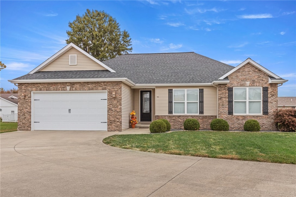 708 Shiloh Place, Effingham, IL 62401 - photo 1