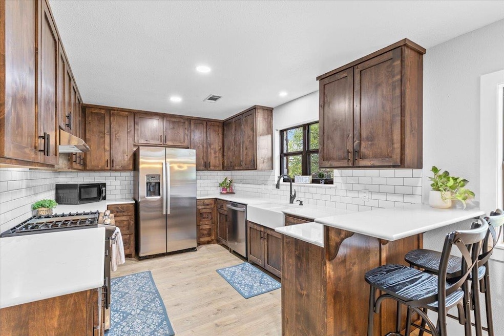 For Sale $585,000 • Co-Listing Agent