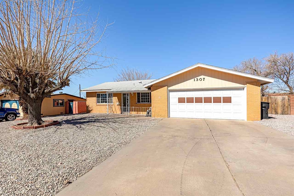 1307 Scenic Dr, Alamogordo, NM 88310 - photo 1