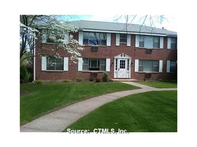 107 Shadow Ln unit A1, West Hartford, CT 06110 - photo 1