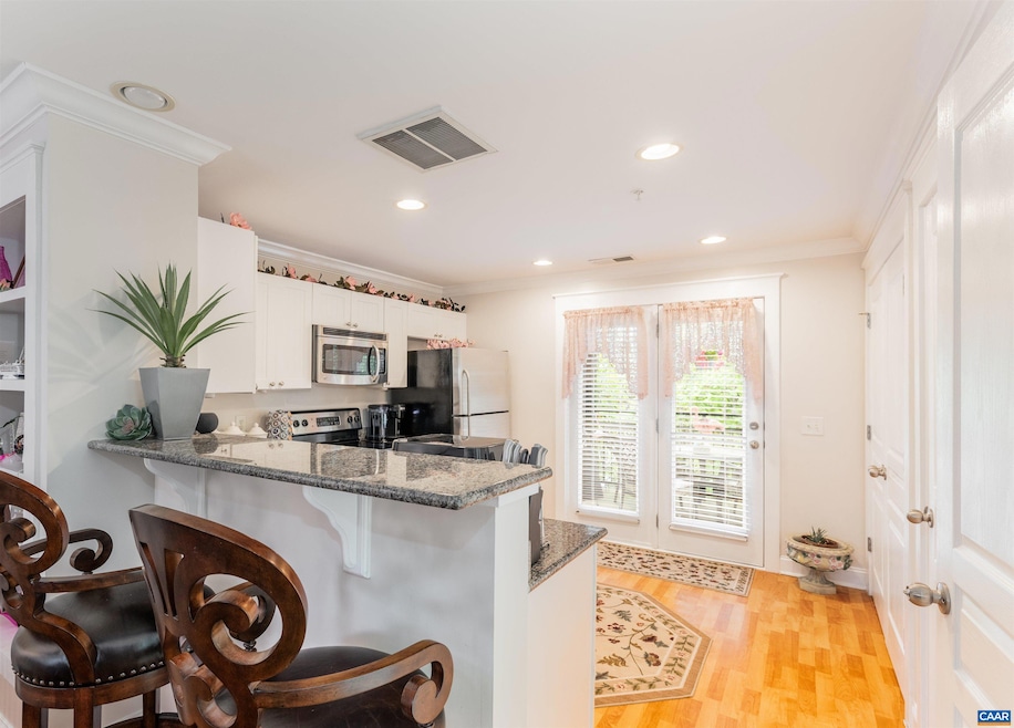 1855 Candlewood Ct unit 207, Charlottesville, VA 22903 - photo 1