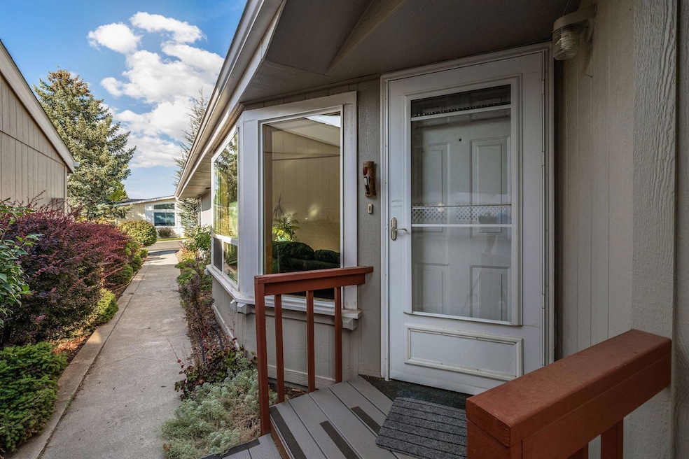 20743 Livengood Way unit 64, Bend, OR 97701 - photo 1