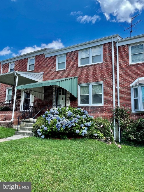 8621 Oakleigh Rd, Parkville, MD 21234 - photo 1