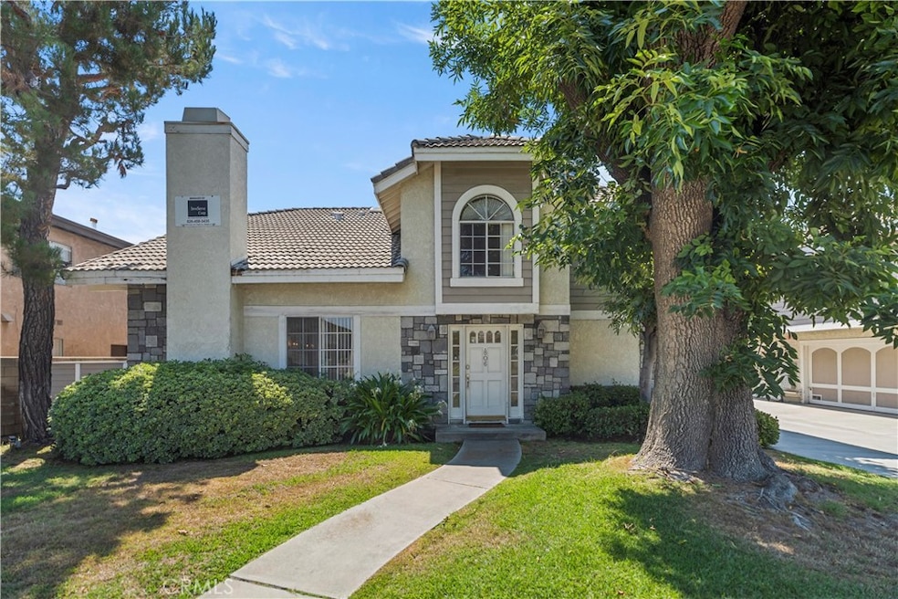 For Sale $726,000 • Co-Listing Agent