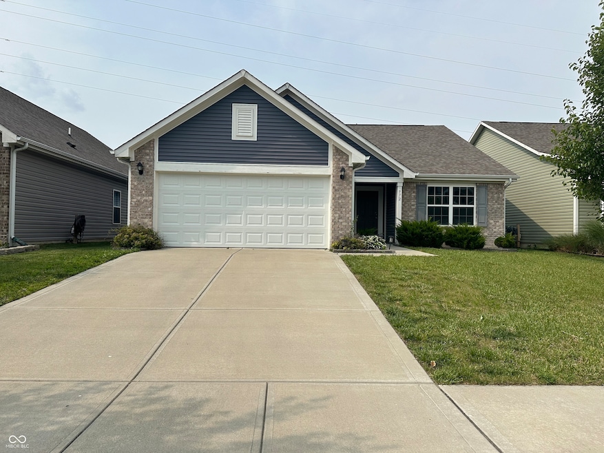 972 Redwood Dr, Franklin, IN 46131 - photo 1
