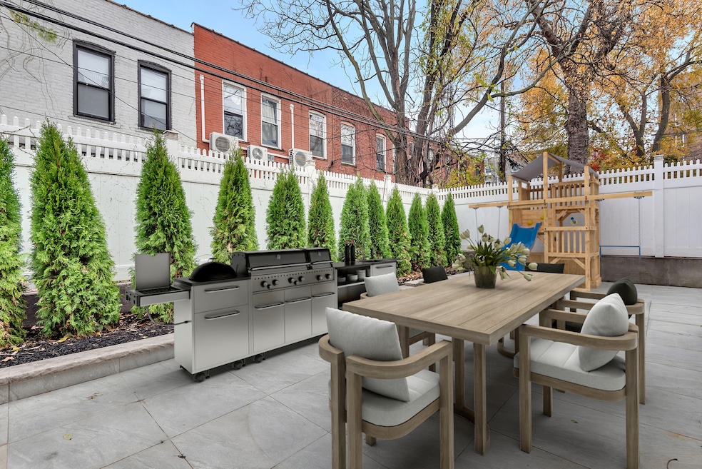 41-15 39th Place unit 1, Sunnyside, NY 11104 - photo 1