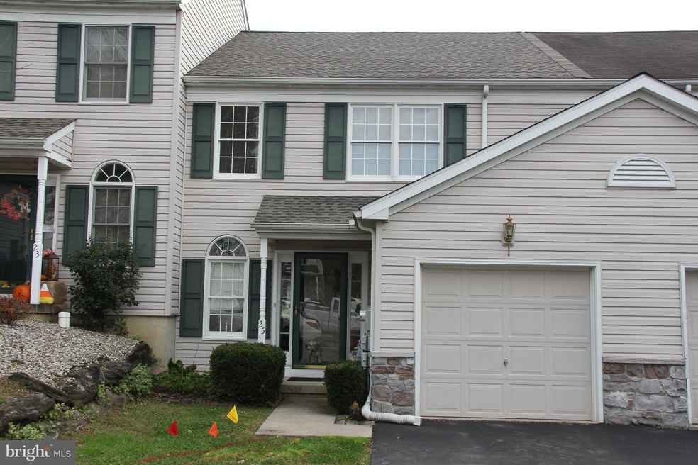 25 Creekside Dr, Millersville, PA 17551 - photo 1