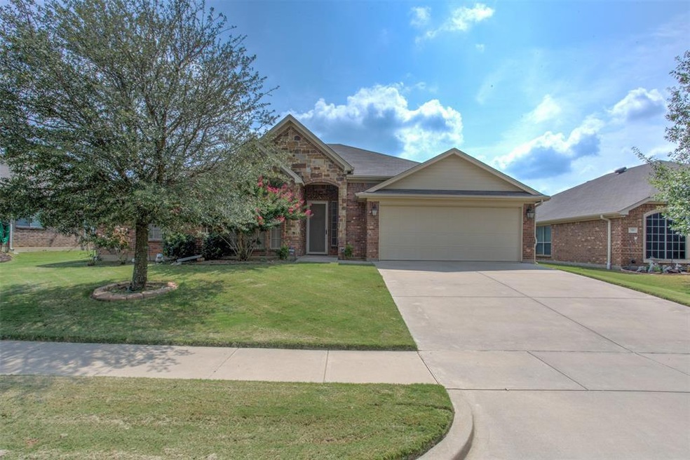 705 Alexandria Ln, Joshua, TX 76058 - photo 1
