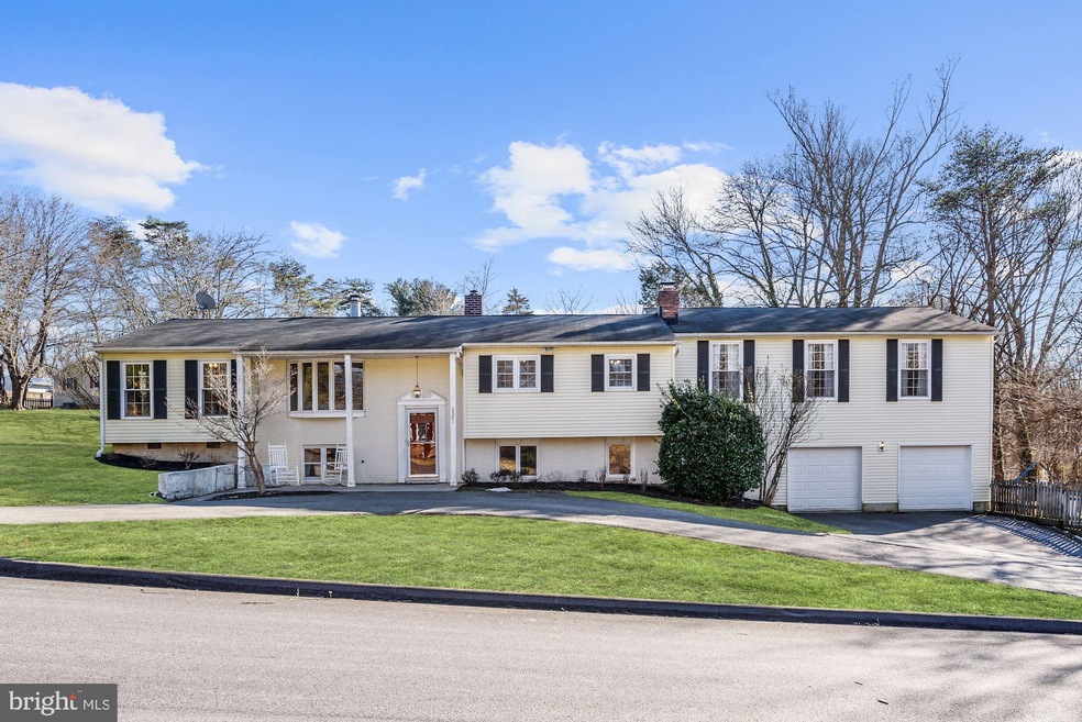 2301 N Sunset Dr, Eldersburg, MD 21784 - photo 1