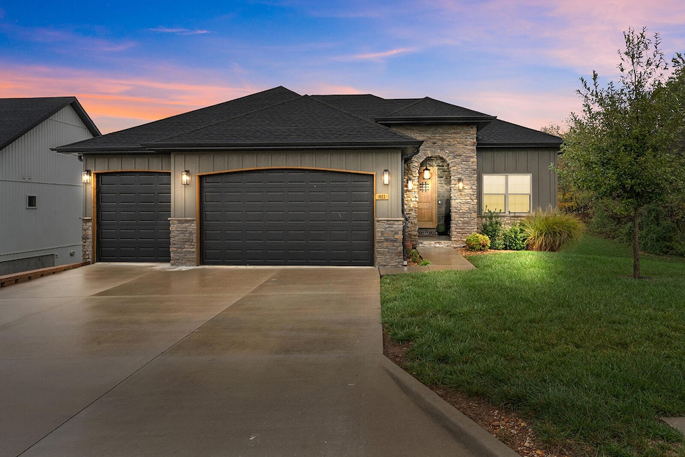 811 E Rainey St, Ozark, MO 65721 - photo 1