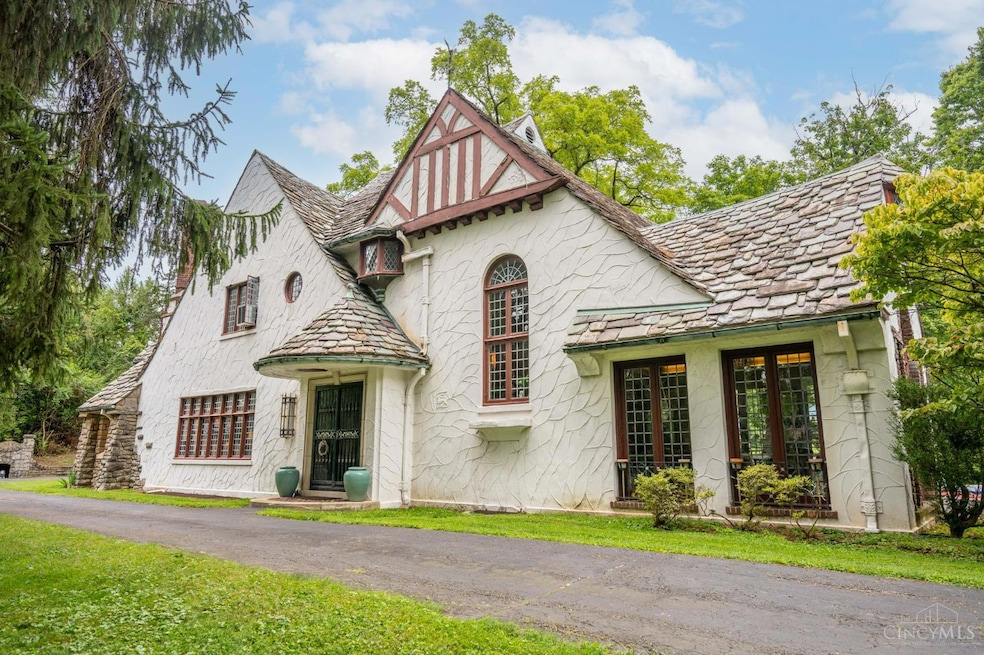 For Sale $1,599,900 • Co-Listing Agent