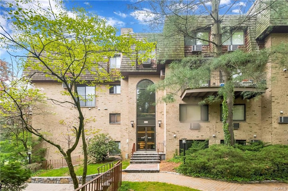 Scarsdale Woods unit 312, Scarsdale, NY 10583 - photo 1