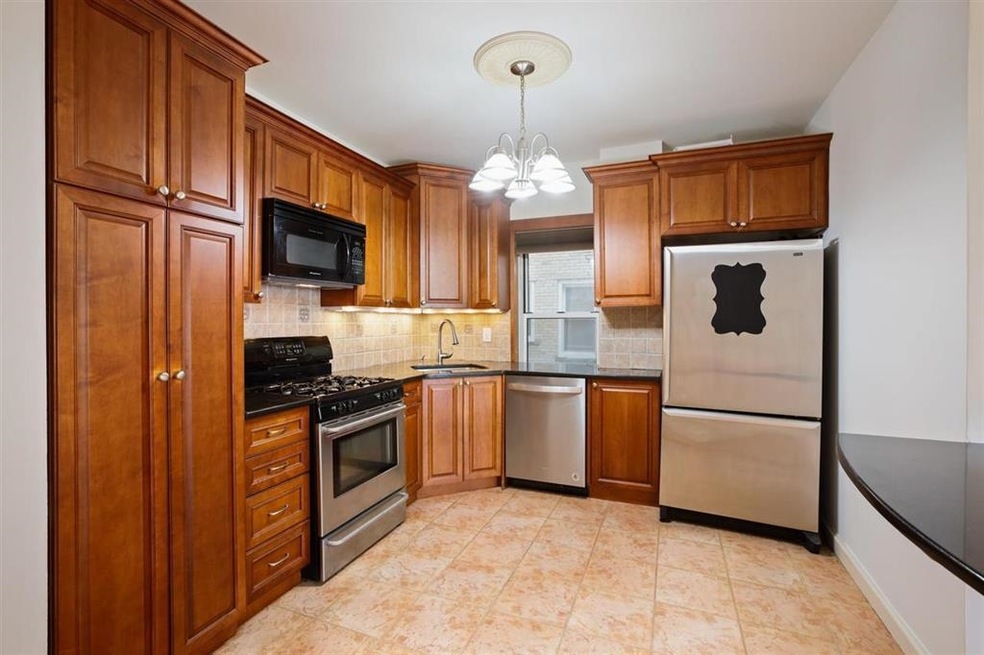 875 Boulevard E unit 1, Weehawken, NJ 07086 - photo 1