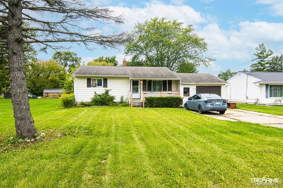 2090 Ainsworth St, Flint, MI 48532 - photo 1