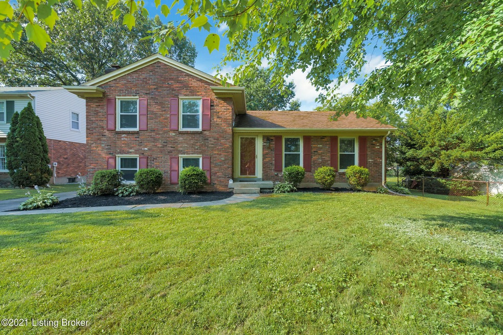 3006 S Melrose Dr, Louisville, KY 40299 - photo 1