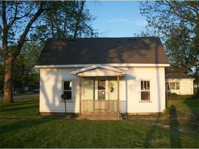 521 N 20th St, Elwood, IN 46036 - photo 1